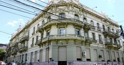 La Nación / Hacienda dialoga sobre políticas comerciales y competitividad con el Banco Mundial