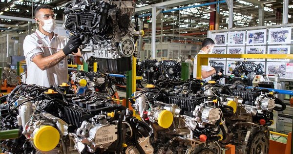 La Nación / Fiat suspende su producción en Brasil por falta de componentes