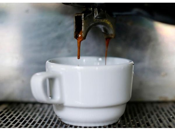 Beber dos tazas de café al día reduce un 44% la mortalidad