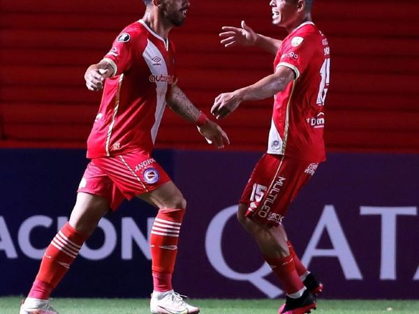 Santos cae y Ávalos da la victoria a Argentinos