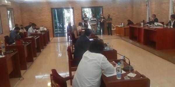 Junta de CDE debe aprobar hoy compra de fármacos para enfermos por Covid-19 - La Clave