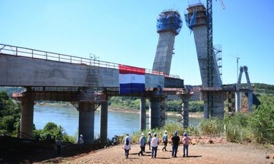 Empujan el tercero de los cuatros tableros que conformarán la calzada del puente Franco – Foz – Diario TNPRESS