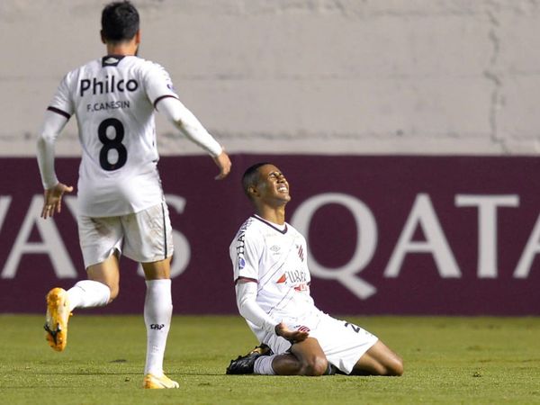 Paranaense asume el control del Grupo D de la Copa Sudamericana