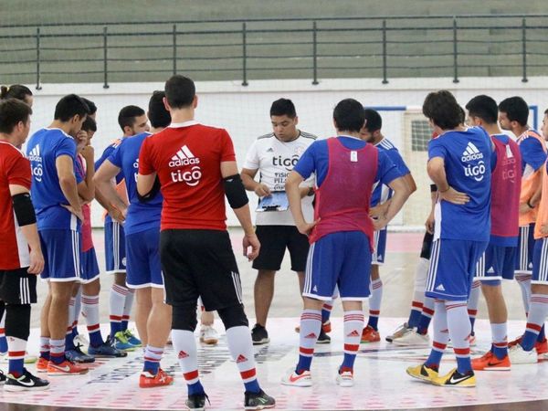 La Albirroja de futsal inició las prácticas