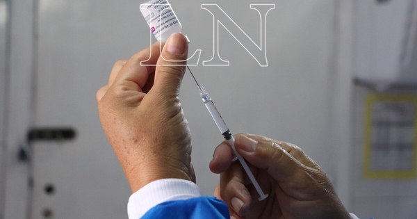 La Nación / “Las vacunas son la única vía para salir de la pandemia”, asegura infectóloga