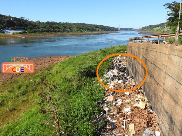 Ex muelle de ITAIPU convertido en VERTEDERO por INOPERANCIA del intendente PRIETO