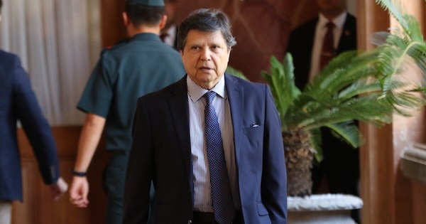 La Nación / Gobierno no tiene en su agenda retirarse del mecanismo Covax, asegura el canciller