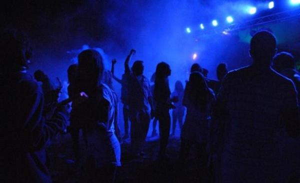 Fiestas clandestinas: la fruta prohibida | El Independiente
