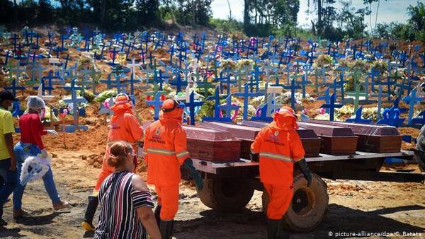 Pandemia hace trizas la demografía en Brasil: expectativa de vida cayó un año en San Pablo
