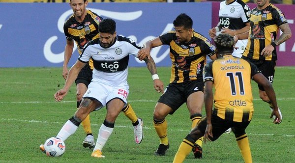 Árbitros argentinos para Cerro y Olimpia en la segunda fecha de Libertadores