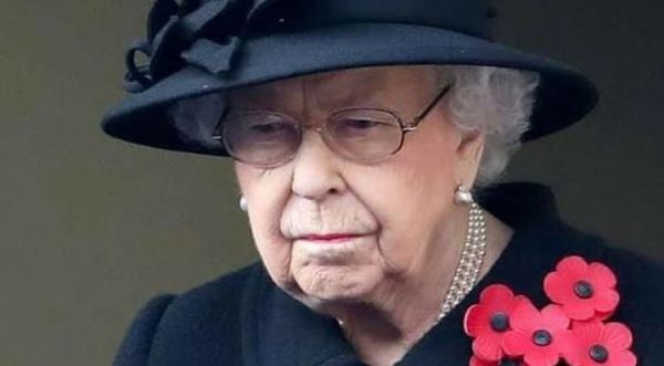 Isabel II cumple 95 años rodeada de sus íntimos y sin actos públicos
