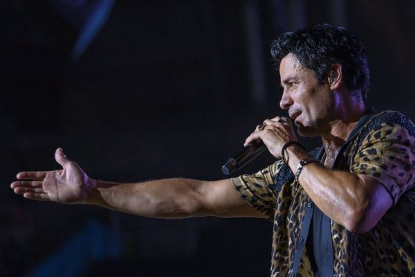 Buenas noticias para las señoras: Chayanne ya se vacunó - Gente - ABC Color