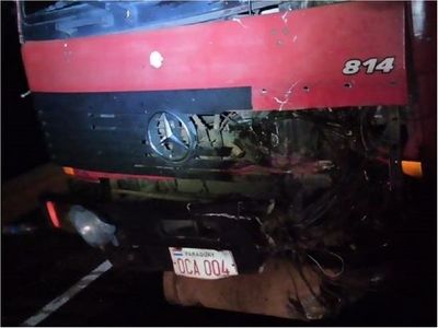 Motociclista muere atropellado por un camión en Coronel Bogado