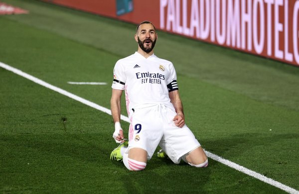 Un Benzema excepcional pone al Real Madrid como líder provisorio