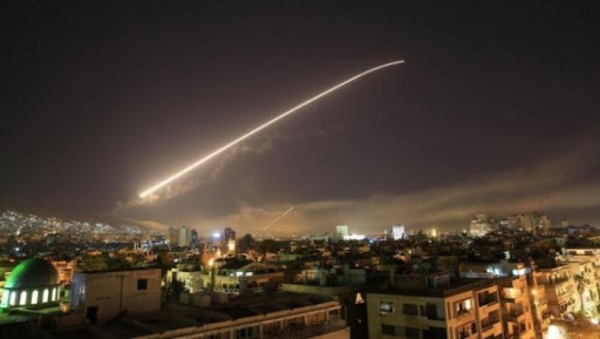 VIDEO | Israel bombardea Damasco y confirman algunos impactos en tierra