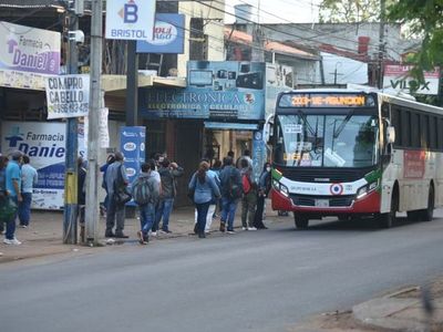 Ejecutivo decreta mantener el precio del pasaje