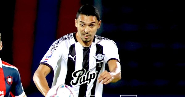 La Nación / Libertad y River, en acción