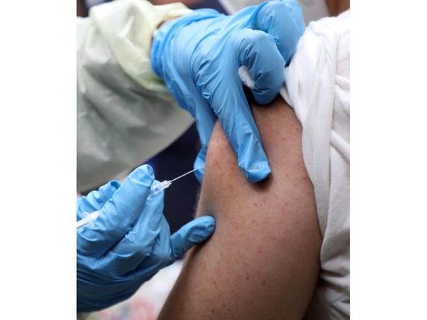 EEUU y China aplican 200 millones de dosis anti-Covid