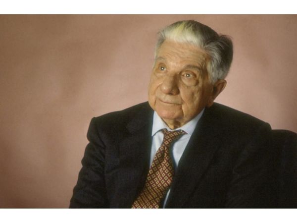 Rinden tributo a Roa Bastos a 16 años de su partida
