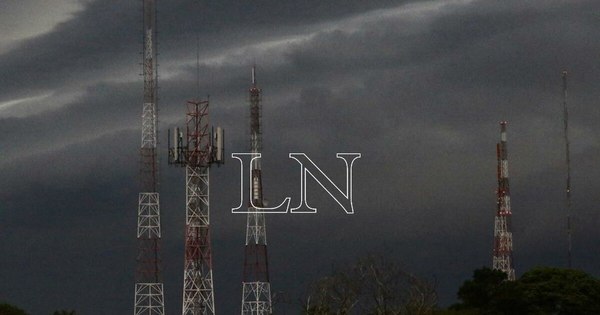 La Nación / Jueves caluroso, lluvias dispersas y ocasionales tormentas