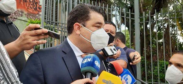 "No se puede estar aplicando 1.600 vacunas por día, es bajísimo", advierte empresario de sector farmacéutico - ADN Digital