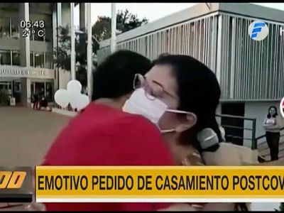Emotivo pedido de matrimonio tras una larga lucha contra el Covid-19