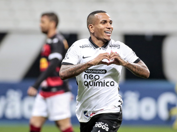 Corinthians sale ante River Plate con jugadores experimentados
