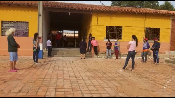 Directora de escuela en Mariano Roque Alonso reclama que no llegan kits de alimentos - Megacadena — Últimas Noticias de Paraguay