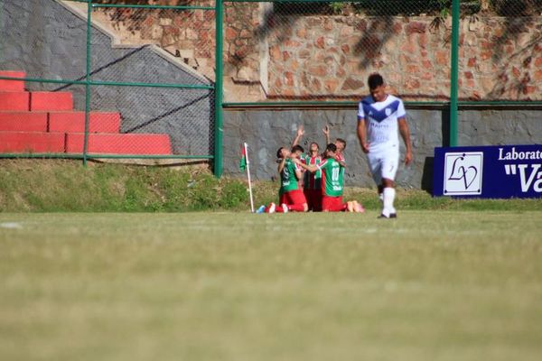 Cuatro casos en la Intermedia - Fútbol de Ascenso de Paraguay - ABC Color