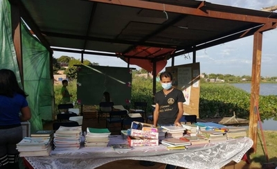 Diario HOY | Trabajo a puro corazón: joven docente brinda clases de refuerzo a niños del Bañado Norte