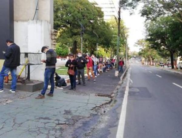 Trabajadores suspendidos llega a 25.000 este mes, informó el IPS