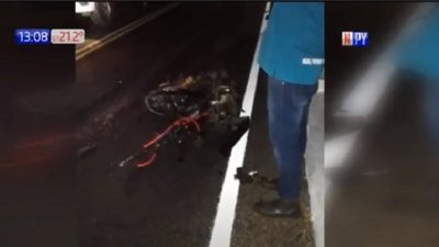 Camión y moto impactan frontalmente dejando un fallecido | Noticias Paraguay