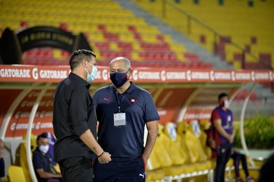 Versus / Arce y su primer éxito de visitante en copas internacionales como DT de Cerro