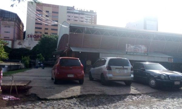 Prieto humilla a cocineras del tinglado de las 9 hectáreas y tras convocarlas, no las recibe