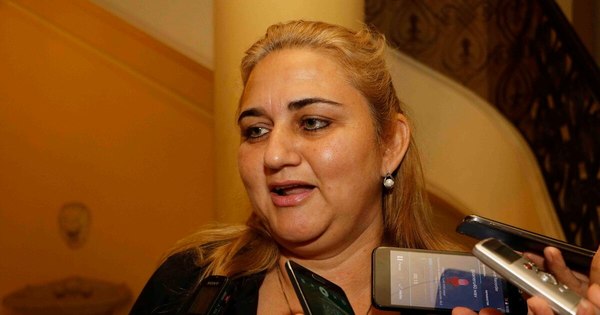 La Nación / En Quiindy urgen a la intendenta el pago de haberes a concejales afectados por COVID-19