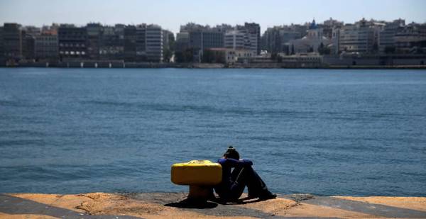 Naufragio en el Mediterráneo: Al menos 100 migrantes murieron ahogados frente a las costas de Libia