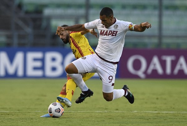 Agónica victoria de Lanús en Venezuela