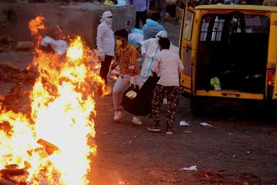 Trece pacientes de covid mueren en incendio de un hospital en India - Mundo - ABC Color