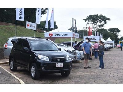 Con gran interés de compradores arrancó la Expo Usados 2021