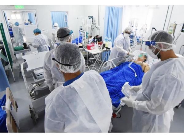 Médicos de UTI con alto desgaste por imparable ingreso de pacientes