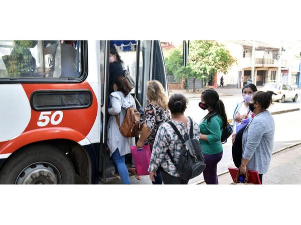 Con 600 buses fuera de circulación continúan reguladas de transporte