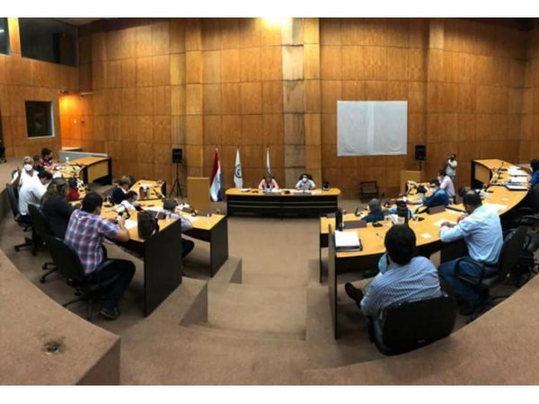 En Central rechazan repartir fondos a consejos de salud