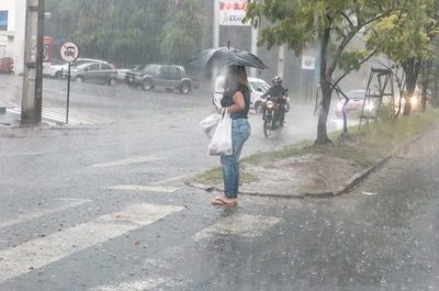 Anuncian un viernes con lluvias y tormentas | OnLivePy