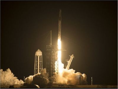 Despega segunda misión tripulada de la NASA y SpaceX a la EEI