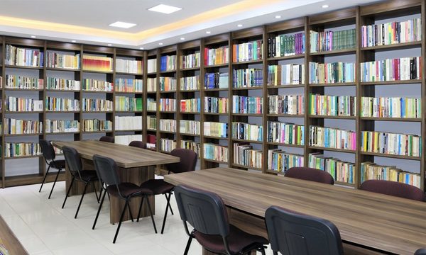 Habilitan remodelada biblioteca en la FAFI y está abierta al público en general