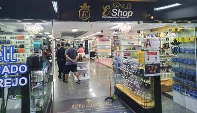 Un nuevo caso de estafa a comprista brasileño en local del shopping Alfonso - La Clave