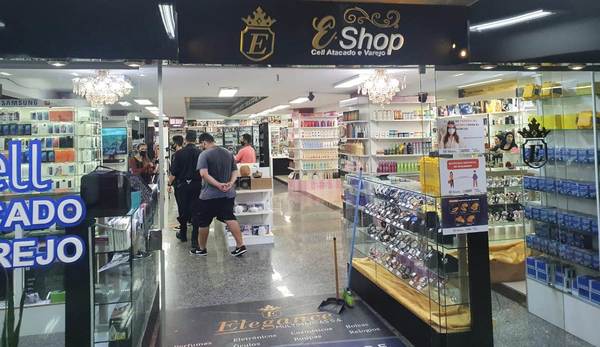 Un nuevo caso de estafa a comprista brasileño en local del shopping Alfonso - La Clave