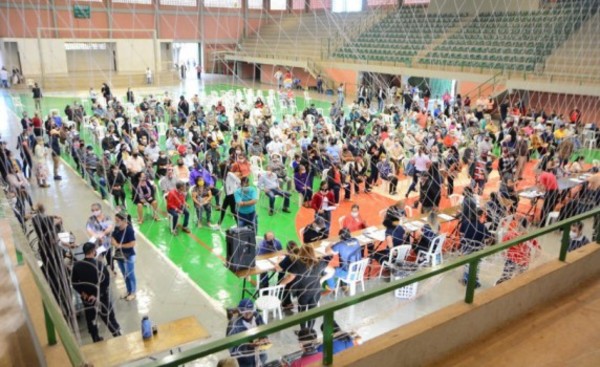 Entregan tarjetas a nuevos beneficiarios de pensión para tercera edad