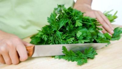 Perejil: las ventajas de consumir esta hierba saludable única
