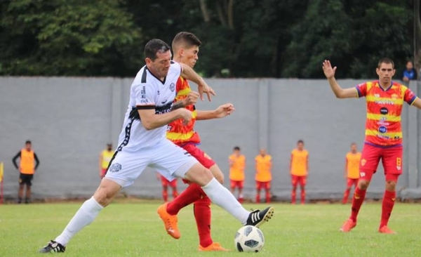 Diario HOY | 24 remontó sobre la hora y se llevó los puntos ante Colón de Ñemby